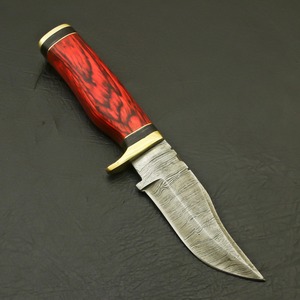 Couteau à lame fixe en acier Damas personnalisé, manche en bois Pakka rouge, couteau de chasse Bowie, outil de dépecage pour l'extérieur - Product Image 1