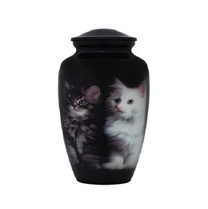 Urnes funéraires en métal émaillé blanc pour adultes Urnes funéraires en aluminium émaillées finies à la main - Product Image 3