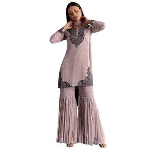 Ensemble Kurta perlé en chinon beige avec ombre Dupatta pour réception de fête de mariage et célébrations culturelles personnalisées - Product Image 2