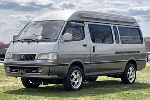 Voiture d'occasion fiable Toyota HiAce Super Custom Royal SL Camper 4x4 de 1998 - Product Image 1
