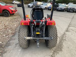 Tracteur de jardin Massey Ferguson 1525 22HP 2WD à transmission par engrenages, rouge, compact, utilitaire, pour pelouse - Product Image 6