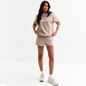 เซ็ตเสื้อสเวตเตอร์คอกลมสำหรับผู้หญิงผ้าเฟรนช์เทอร์รี่คอกลมและกางเกงขาสั้นสำหรับผู้หญิง - Product Image 1