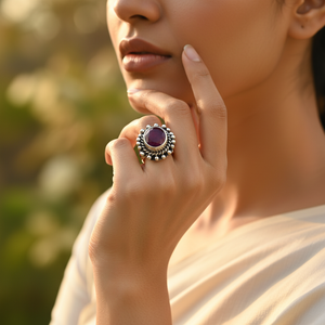 แหวนเงินแท้ 925 ประดับพลอยสำหรับผู้หญิง ชุบโรเดียม ฝังพลอยทับทิมด้วยเทคโนโลยี Bezel วัสดุแพลตตินัม เหมาะสำหรับงานแต่งงาน - Product Image 1