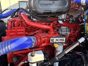 Camión Volquete de Construcción de Servicio Pesado 8x4 Usado 2024 |   Caja de Cambios Automática FAST, Motor Diésel Euro 6, Cámara Trasera, Exterior Blanco - Product Image 2