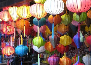 Farol de Seda de Hoi An, Hecho de Bambú, Tradicional Farol Vietnamita de Seda para Iluminación de Eventos, Restaurantes, Jardines y Decoración del Hogar - Product Image 5