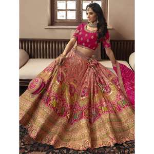 Espléndido Lehenga Choli de Seda Banarasi Color Durazno-Rani Bordado para Tu Día Especial - Product Image 3