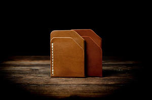 Titular de la tarjeta de nombre de cuero con logotipo personalizado para hombres o mujeres - Product Image 6