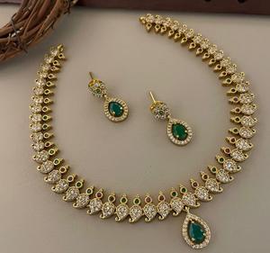 Ensemble de collier et boucles d'oreilles en or plaqué de haute qualité, style Polki, pour mariage, collection de vêtements traditionnels pour femmes - Product Image 1