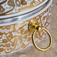 Beau serveur de nourriture de casserole blanc et or parfait pour les événements spéciaux et les cadeaux de festival d'Inde