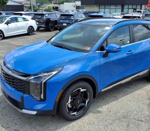 Sharp Blue 2025 Ki_a Sportage EX FWD utilisé avec les sièges en cuir Pack Premium Système de navigation Bluetooth Toit ouvrant - Product Image 1