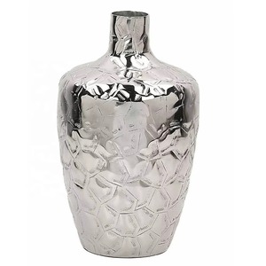 Vase à fleurs en aluminium argenté de luxe Pièce maîtresse élégante faite à la main pour fleurs fraîches fleurs artificielles et style à la maison - Product Image 3