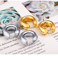 Pendentif carré ajouré en acier inoxydable plaqué or 18 carats, design élégant, accessoires de mode tendance pour femmes, idéal pour les fêtes