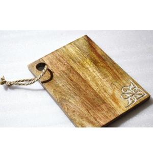 Bear Chopping Board Handmade Rectangle Shaped Wooden with Natural <b>Rope</b> Hanging Option Customised for Home Hotel Restaurant - Product Image 3