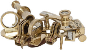 เครื่องมือนำทางอะสโตรลาเบทองเหลืองแท้ทรงเซกซ์แทนท์ ของตกแต่งสไตล์วินเทจสำหรับการตกแต่งธีมทางทะเล - Product Image 6