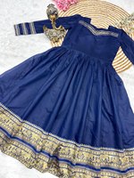 Vestido Anarkali de fiesta con espalda descubierta, hermoso patrón de mariposas, color azul oscuro, bordado de hilo sobre piel sintética, gran vuelo, a la moda, talla grande