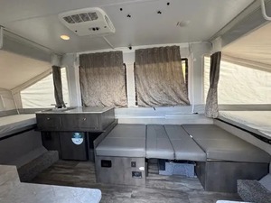 Autocaravana F-o-r-e-s-t R-i-v-e-r RV Rock-wood F-r-e-e-d-o-m S-e-r-i-e-s 1940LTD usada del 2022, lista para vender - Product Image 6