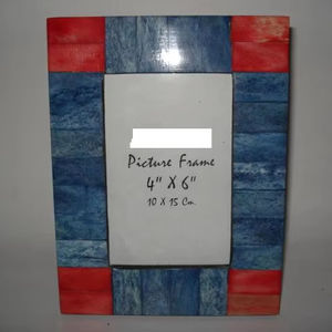 Lujoso marco de fotos hecho a mano surtido de madera rústica desgastada Floral geométrico y diseños de bloques de color Mesa única - Product Image 1