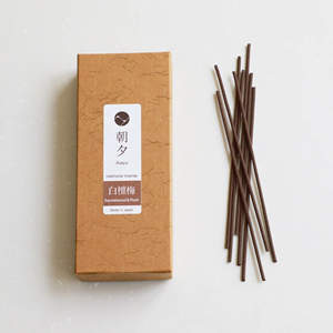 Palitos de Incienso Tradicional Mezcla de Sándalo y Ciruela 40g - Product Image 3