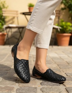 Mocassins plats noirs en cuir tressé pour femmes, à bout fermé, légers, respirants, solides, à enfiler, pour toutes les occasions - Product Image 5