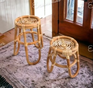 Tabouret en rotin naturel et durable respectueux de l'environnement, parfait pour la salle à manger, le salon, l'hôtel, les bureaux, la décoration d'un immeuble, la console en incrustation d'os - Product Image 1