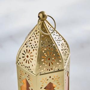 Farol de Vela de Metal Dorado Premium con Intrincados Recortes, Brillo Ambiental Suave, Decoración Festiva Elegante para el Hogar, Ideal para Regalos de Ramadán - Product Image 2