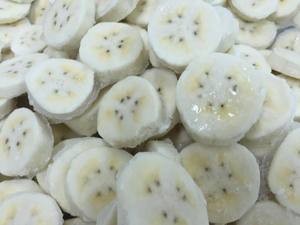 Rodajas de Plátano Congeladas IQF envasadas al vacío, tipo de cultivo común para uso en postres y bebidas - Product Image 4