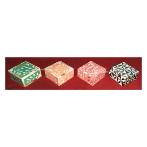 Les plus belles meilleures ventes Les dernières incrustations de nacre en bois Boîtes à bijoux décoratives de différentes couleurs utilisées à des fins de cadeau - Product Image 1