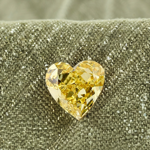 2.00 CT ได้รับการรับรอง VS1รูปหัวใจ HPHT ห้องปฏิบัติการปลูกเพชรแฟนซีสีเหลืองสดใสได้รับการรับรอง IGI หลวม - Product Image 3