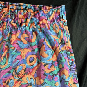 กางเกงจ็อกเกอร์พิมพ์ซับลิเมชันแบบนุ่มพร้อมดีไซน์สีที่เป็นเอกลักษณ์ - Product Image 4