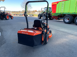 Tondeuse autoportée Kubota GR1600 II d'origine avec plateau de coupe haute performance – Performance de coupe de gazon de qualité supérieure - Product Image 1