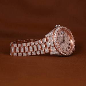 Cadran couleur or rose Montre moissanite entièrement glacée Montre luxueuse en acier inoxydable Cadran vintage Poignet hip hop Personnalisé Hand Mad - Product Image 5