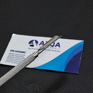 Empujador de Cutículas Profesional de Acero Inoxidable de Doble Punta, Herramienta para el Cuidado de Uñas de Manos y Pies con Mango Antideslizante - Product Image 2