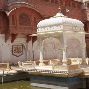 Natural White Marble Mandir Stone Hand Polished Eco-Friendly <b>Garden</b> Product Enhances <b>Pond</b> Fountain Beauty <b>for</b> Home <b>Garden</b> Decor - Product Image 3