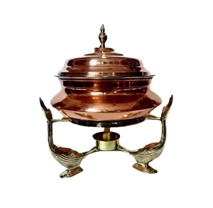 Plato de frotamiento de cobre puro con elegantes detalles de latón y estructura duradera hecha para uso en restaurantes o celebraciones familiares - Product Image 2