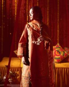 Patchwork brodé orange, édition mariage, le plus beau pour les femmes du monde entier par WS International Pakistan - Product Image 4