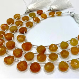 Cuentas de Briolette de 10mm en forma de corazón de Aguamarina amarilla natural vendidas por hebra de 8 pulgadas de largo - Product Image 1