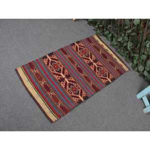 Tapis de 1,9 x 3,2 pieds, tapis turc vintage, tapis Kilim à motifs de plantes et d'arbres rouges - Product Image 2
