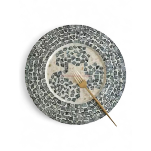 Assiette de présentation de luxe en nacre pour tables décontractées à la maison, au toucher naturel et organique, fabriquée au Vietnam - Product Image 2