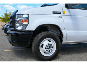 Ford E-Series Cutaway E-450 DRW d'occasion 2022 - Product Image 3