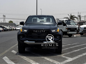 Toyota Hilux GR Sport Automatica Nera con Guida a Sinistra, Pickup R18 Euro VI con Fari a LED in Vendita - Product Image 1