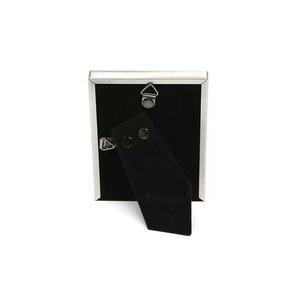 กรอบรูปตั้งโต๊ะทำจากโลหะและแก้วทรงสี่เหลี่ยมผืนผ้าตกแต่งด้วยเงินตกแต่งขอบด้วยลายนูนดีไซน์เนอร์สำหรับตกแต่งบ้านใหม่ - Product Image 2