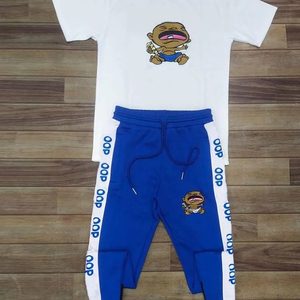 Conjunto deportivo de verano para hombre, ropa de calle, chándal personalizado de 2 piezas, camiseta de manga corta y pantalones para correr - Product Image 3