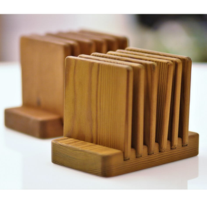 Juego de Posavasos Cuadrados de Nogal Artísticos de Lujo y Alta Calidad con Acabado Brillante, Ecológicos para Decoración de Mesa Premium - Product Image 1