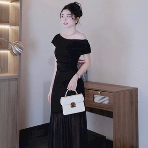 Robe de soirée maxi élégante noire à épaules dénudées pour femmes, OEM - Product Image 4