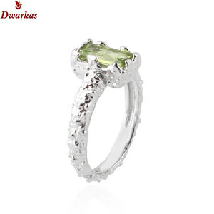 Anillo de banda de plata de ley 925 con diseño atrevido y textura de piedra preciosa de peridoto, fabricación al por mayor, disponible en stock, anillos a bajo precio - Product Image 2