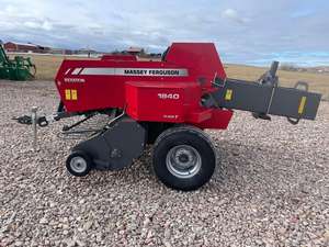 จัดส่งฟรี เครื่องอัดฟางสี่เหลี่ยมขนาดเล็ก Massey Ferguson Hesston 1840 อุปกรณ์เครื่องจักรกลการเกษตรสำหรับอัดหญ้า - Product Image 2