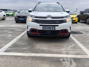 Citroën <span class=keywords><strong>C5</strong></span> <span class=keywords><strong>Aircross</strong></span> 1.6T Turbo SUV 6AT FWD 5 places avec <span class=keywords><strong>toit</strong></span> <span class=keywords><strong>ouvrant</strong></span>, édition luxe, modèle 2017 d'occasion - Product Image 1
