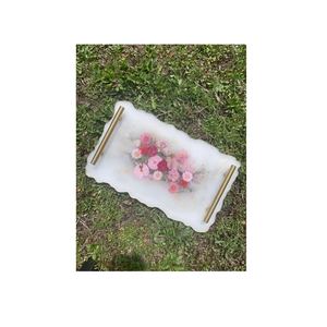 Plateau de service élégant en résine pour la cuisine et la salle à manger, plateau artisanal de qualité supérieure pour les collations et les desserts, plateau de service aux bords lisses - Product Image 6