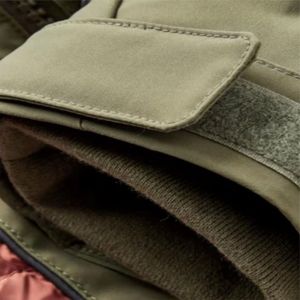 Chaqueta reciclada de alto rendimiento para hombre, ecológica y duradera, ideal para actividades al aire libre - Product Image 6