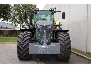 Tracteur à roues Fendt M704 110 CV 4x4 Cabine fermée Roues rouges Équipement agricole - Product Image 4